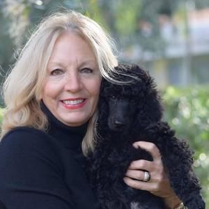 Meet your Posher, Adrienne